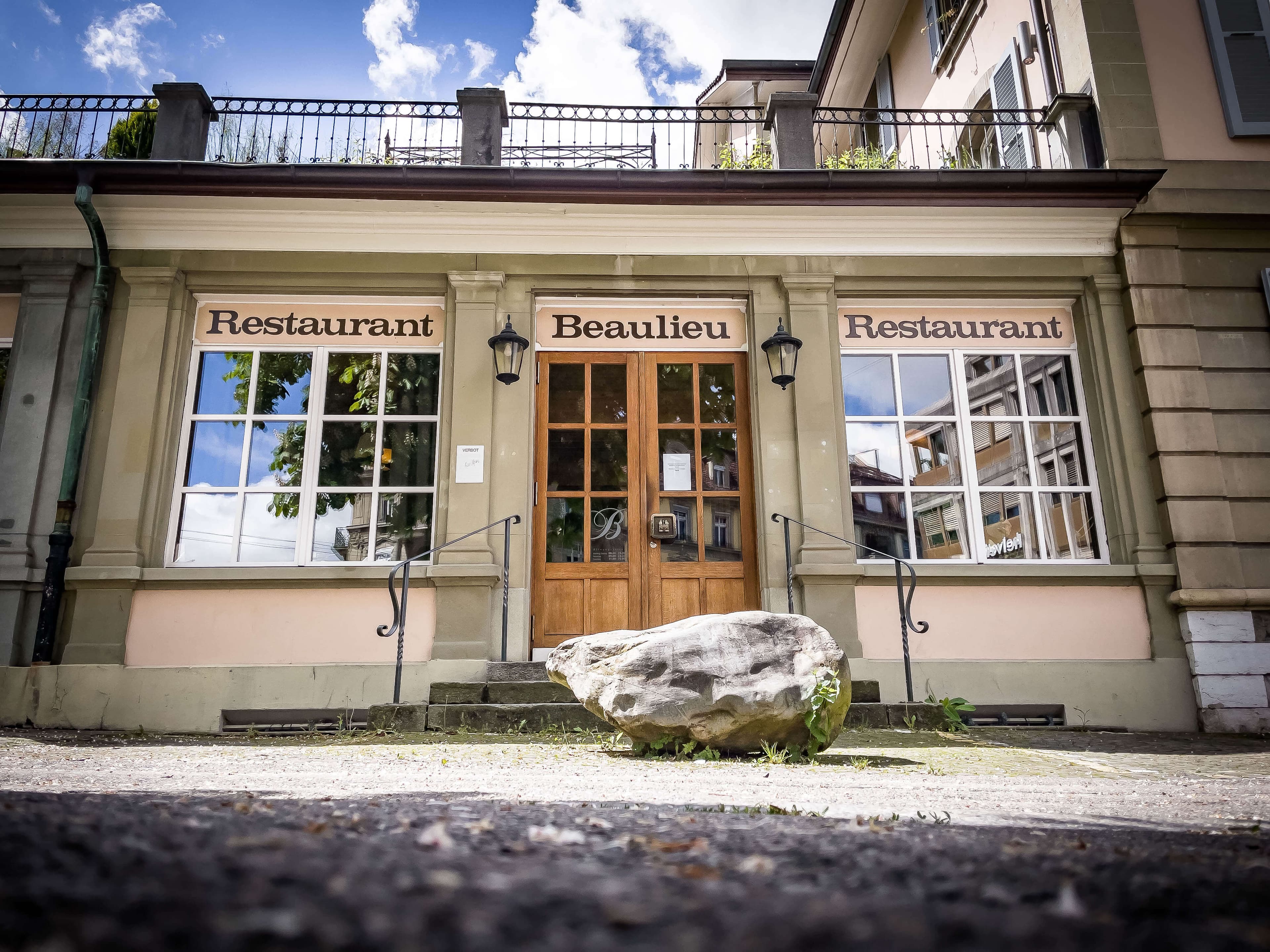 Beaulieu restaurant — dining atmosphere